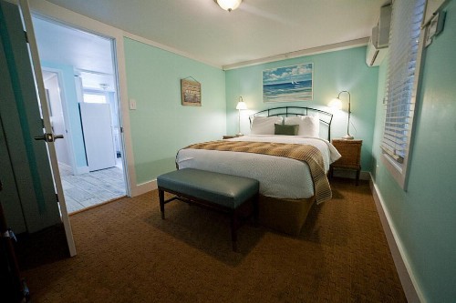 Georgianne Inn & Suites - image 32