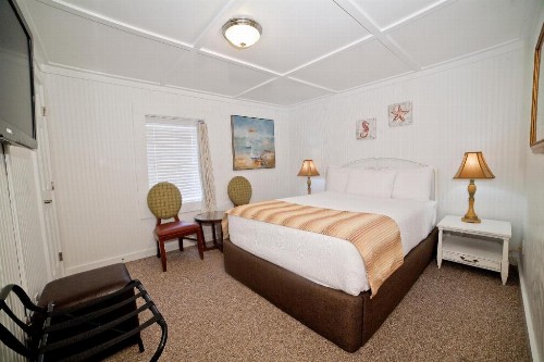 Georgianne Inn & Suites - image 40