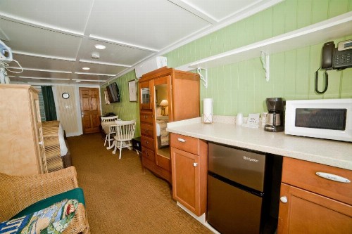 Georgianne Inn & Suites - image 44