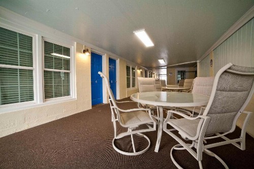 Georgianne Inn & Suites - image 46