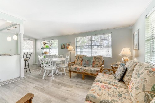 Beach Cottage on Jones - image 10