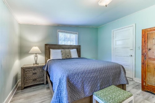 Beach Cottage on Jones - image 12