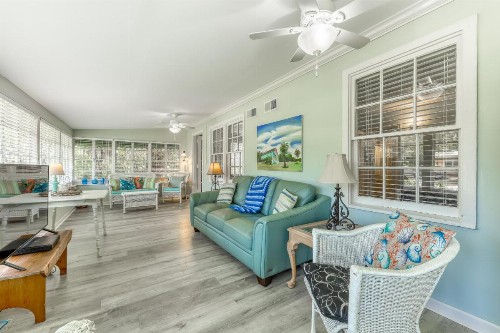 Beach Cottage on Jones - image 4