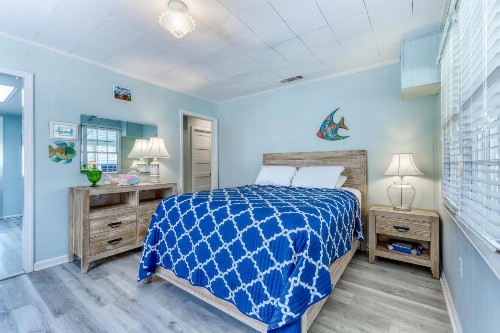 Beach Cottage on Jones - image 9