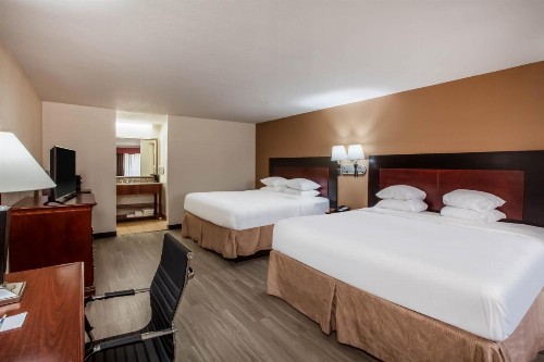 Days Inn & Suites by Wyndham Tyler - image 21