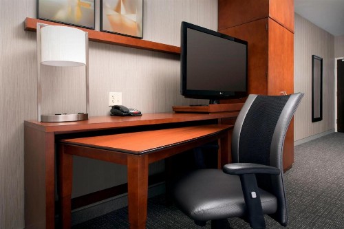 Courtyard by Marriott Tyler - image 11