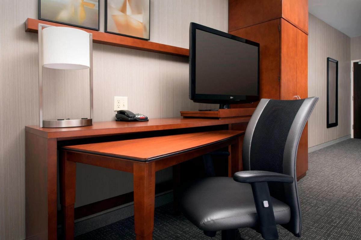 Courtyard by Marriott Tyler - image 7
