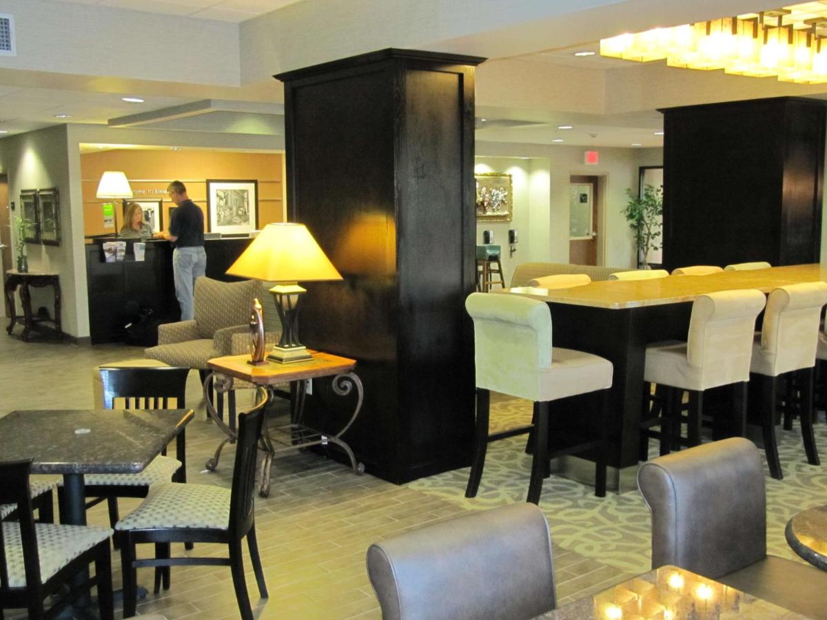 Hampton Inn Lindale/Tyler - image 5
