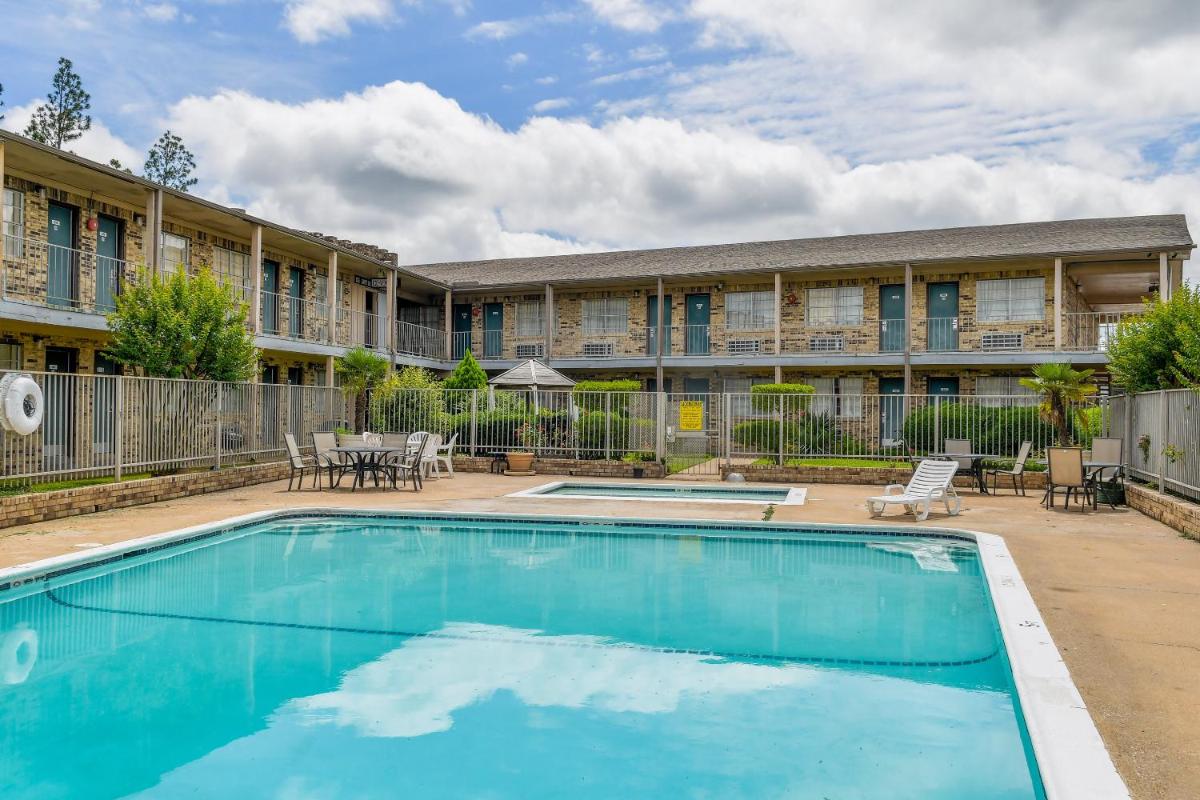 OYO Hotel Tyler Lindale - main image