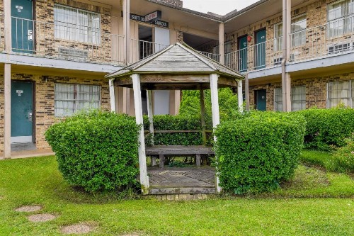 OYO Hotel Tyler Lindale - image 11