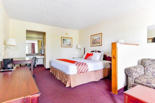 OYO Hotel Tyler Lindale - image 18