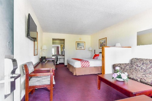 OYO Hotel Tyler Lindale - image 28