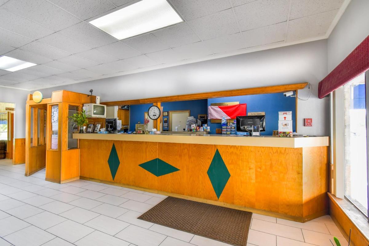 OYO Hotel Tyler Lindale - image 4