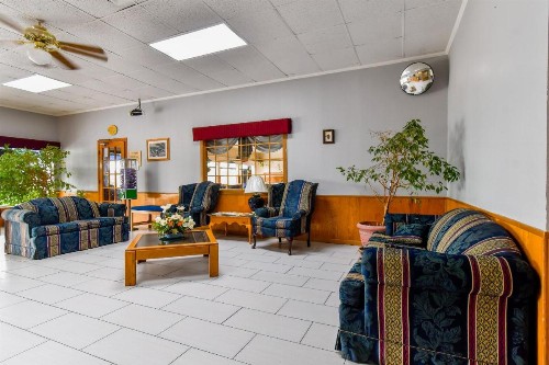OYO Hotel Tyler Lindale - image 6