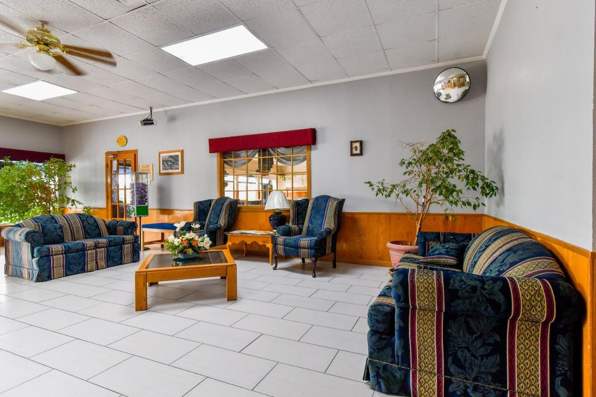 OYO Hotel Tyler Lindale - image 6