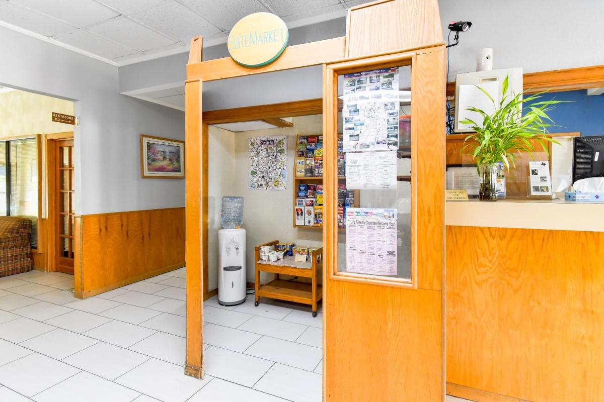 OYO Hotel Tyler Lindale - image 7