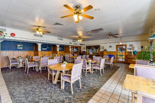OYO Hotel Tyler Lindale - image 8