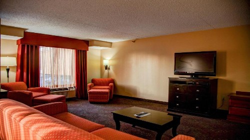 Holiday Inn Express Tyler South an IHG Hotel - image 25