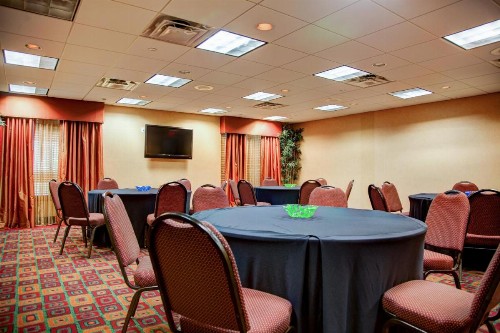 Holiday Inn Express Tyler South an IHG Hotel - image 34