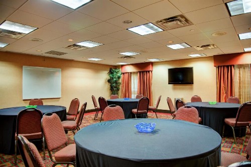 Holiday Inn Express Tyler South an IHG Hotel - image 37