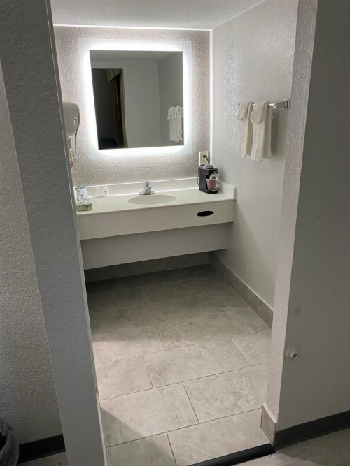 La Quinta Inn by Wyndham Tyler - image 14