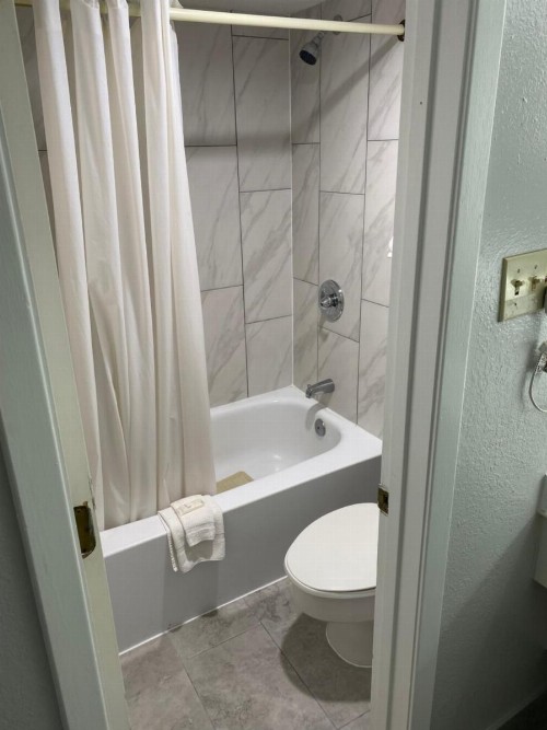 La Quinta Inn by Wyndham Tyler - image 15