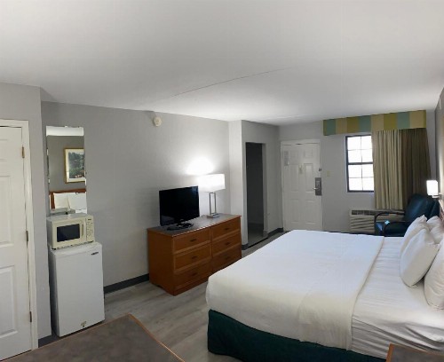 La Quinta Inn by Wyndham Tyler - image 16