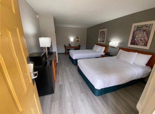 La Quinta Inn by Wyndham Tyler - image 23