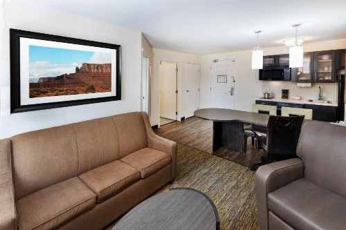Candlewood Suites Tyler an IHG Hotel - image 18