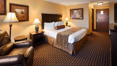 Best Western Plus Southpark Inn & Suites - image 12