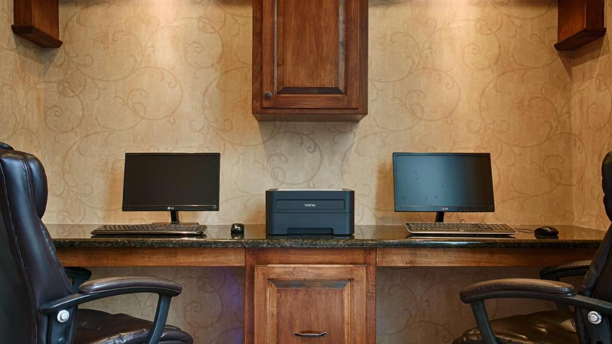 Best Western Plus Southpark Inn & Suites - image 4