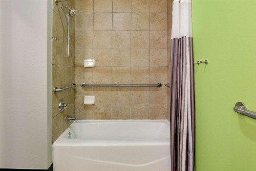 La Quinta by Wyndham Tyler South - image 3