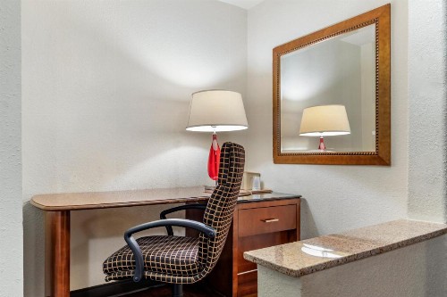 Rose City Inn & Suites - image 21