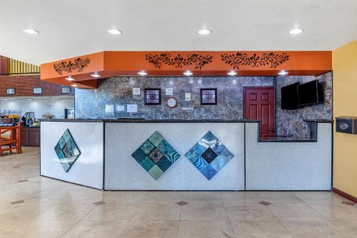 Rose City Inn & Suites - image 22