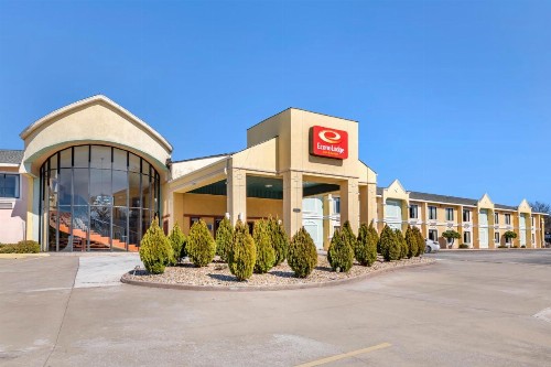 Rose City Inn & Suites - image 26
