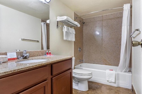 Rose City Inn & Suites - image 6