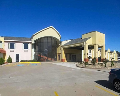 Rose City Inn & Suites - image 9