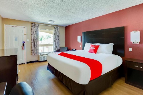 OYO Hotel Tyler Northwest Mineola Hwy - image 37