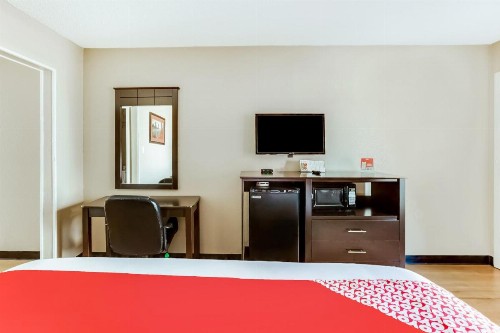OYO Hotel Tyler Northwest Mineola Hwy - image 5