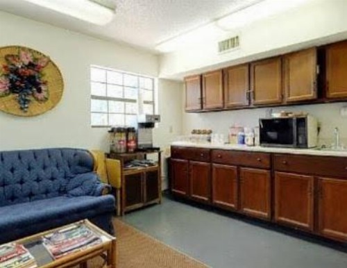Country Side Inn - image 10