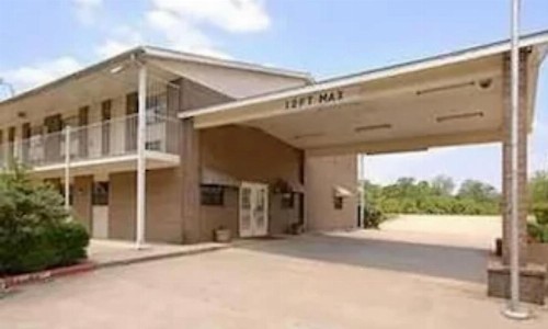 Country Side Inn - image 2
