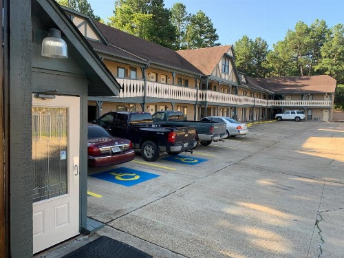 Stratford Inn Tyler - image 3