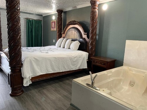 Stratford Inn Tyler - image 8