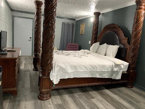 Stratford Inn Tyler - image 9