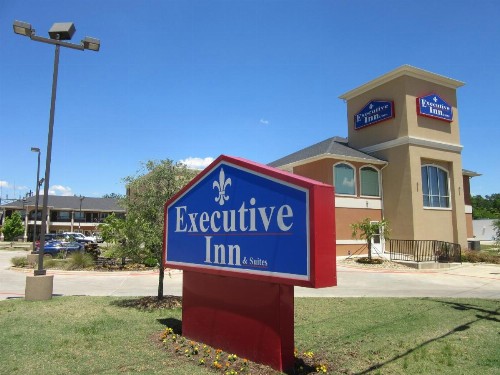 Executive Inn and Suites Tyler - image 2