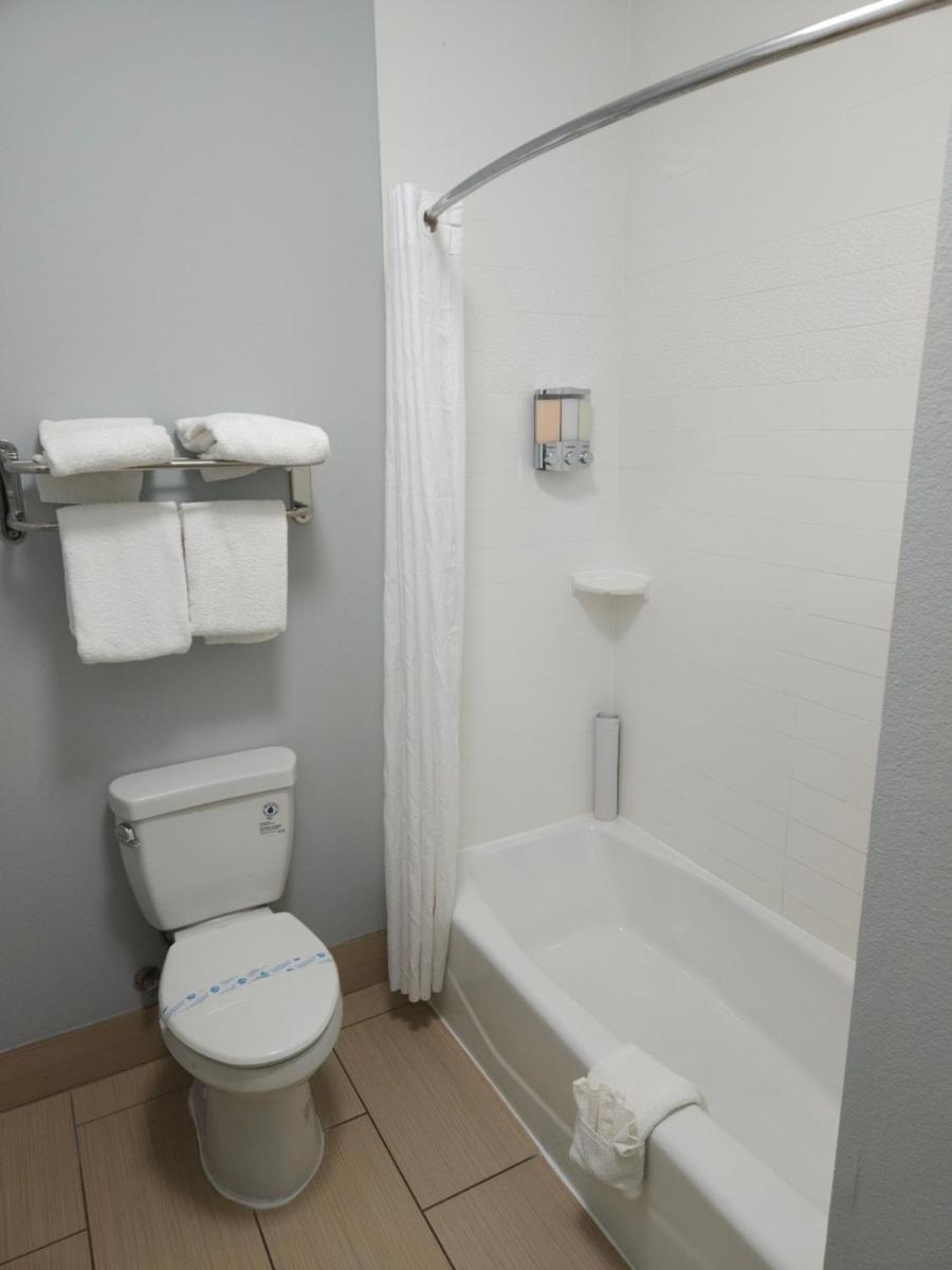 Executive Inn and Suites Tyler - image 6