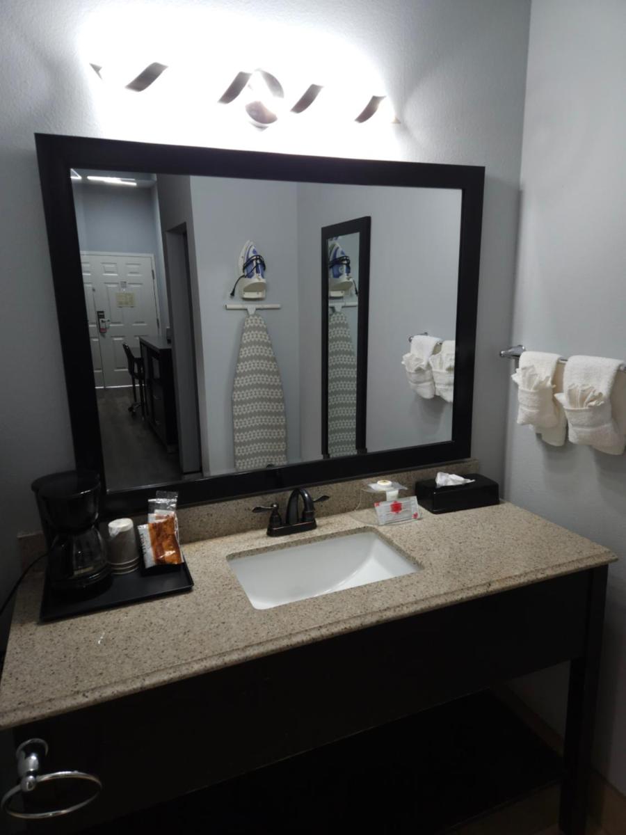 Executive Inn and Suites Tyler - image 7