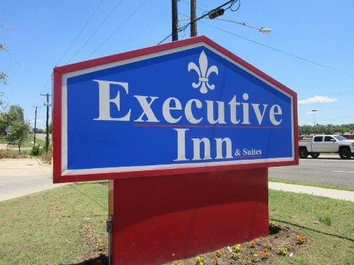 Executive Inn and Suites Tyler - image 8