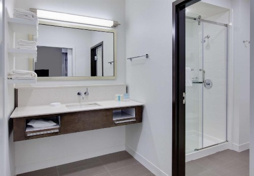 Hampton Inn & Suites Tyler-South - image 12