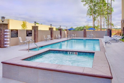 Hampton Inn & Suites Tyler-South - image 20